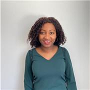 Elève ingénieure proposant des cours en mathématiques